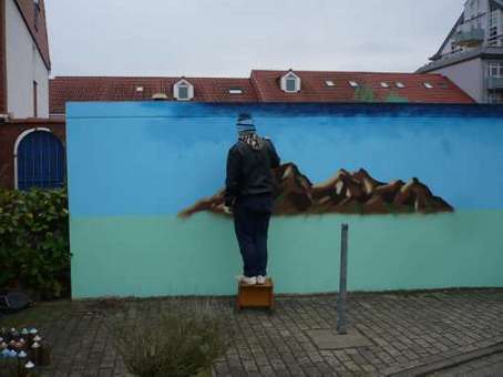 Jugendkulturprojekt Kunst im öffentlichen Raum mit Schülern von Graffitilehrer Siko Ortner. Eine Garagengestaltung in Bremen Kattenturm. Graffitikurs für Jugendliche der Schule Theodor-Billroth-Str. vom August 2010 bis Mai 2011. Der Unterricht gibt den Graffitikursteilnehmern die Möglichkeit Ihre kreativen Fähigkeiten zu aktivieren.