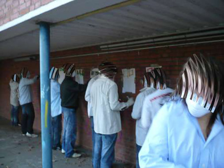 Graffitikurs für  Jugend Kulturprojekt Kunst im öffentlichen Raum mit Schülern der Schule Theodor-Billroth-Str. Bremen. Wandgestaltung mit Graffitiworkshop Stancelart Sprühtechniken vom August 2010 bis Mai 2011. Graffitiunterricht von Siko Ortner.