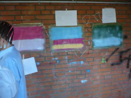 Graffitikurs für  Jugend Kulturprojekt Kunst im öffentlichen Raum mit Schülern der Schule Theodor-Billroth-Str. Bremen. Wandgestaltung mit Graffitiworkshop Stancelart Sprühtechniken vom August 2010 bis Mai 2011. Graffitiunterricht von Siko Ortner.