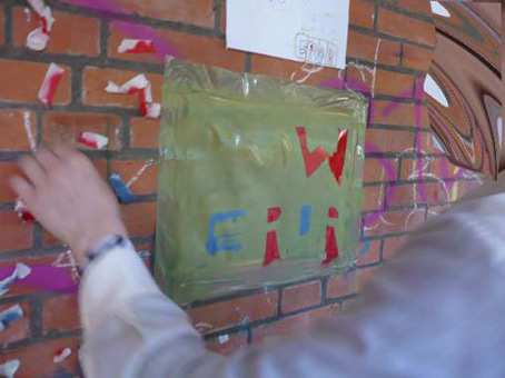 Graffitikurs für  Jugend Kulturprojekt Kunst im öffentlichen Raum mit Schülern der Schule Theodor-Billroth-Str. Bremen. Wandgestaltung mit Graffitiworkshop Stancelart Sprühtechniken vom August 2010 bis Mai 2011. Graffitiunterricht von Siko Ortner.