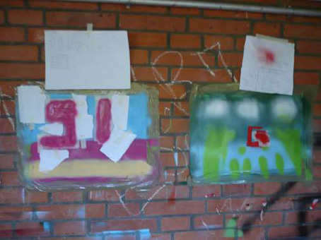 Graffitikurs für  Jugend Kulturprojekt Kunst im öffentlichen Raum mit Schülern der Schule Theodor-Billroth-Str. Bremen. Wandgestaltung mit Graffitiworkshop Stancelart Sprühtechniken vom August 2010 bis Mai 2011. Graffitiunterricht von Siko Ortner.