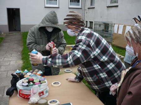 Graffitikurs für das Nachbarschaftscafe Nahbei vom Martinsclub Bremen. Unterricht in Sprüh-, Lackiertechniken als Wochenendkurs im September und Oktober 2010. Graffitiwerkstatt von Siko Ortner. Projekleitung Simon Bruckner.