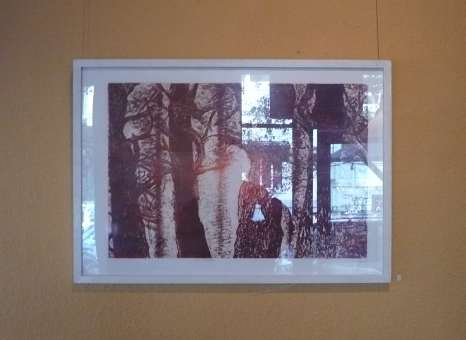 Aufbau / Hängung der Ausstellung: Plattentanz der offenen Radierwerkstatt der Kulturwerkstatt westend Bremen. Eine Ausstellung im Kunstcafe Paga vom 09. April 2011 bis 16. Juni 2011.