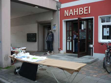 Graffitikurs für  Besucher am Tag der offenen Tür, am 28. Mai 2011 im Nachbarschaftscafe Nahbei in Findorf vom Martins Club Bremen. Neben weiteren Aktivitäten wurde auch ein Graffitiunterricht von Siko Ortner angeboten.