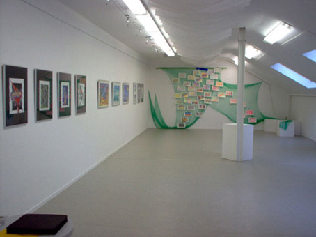 Ausstellung Stancelart von Siko Ortner vom 8. bis 22.Oktober 2008, in der Galerie Inkatt in Kattenturm, Bremen. Hier die Ansicht des fertiggestelten Ausstellungsaufbaus.