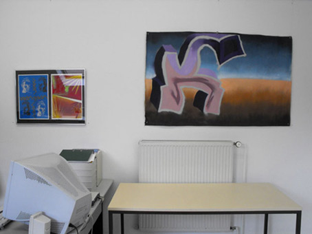 Schülerausstellung 2009 in der Galerie Inkatt e. V. Bremen. Beteiligt an dieser Ausstellung waren Schüler, aus den unterschiedlichen Graffitiwerkstätten unter der Leitung von Siko Ortner, folgender Schulen: Schulzentrum Delmestraße (Neustadt), Integrierte Stadtteilschule Obervieland (Kattenturm), Schule Koblenzer Straße (Tenever), Gesamtschule Ost (GSO) und der Schule Theodor-Billroth-Straße (Kattenturm). Hier der fertiggestellte Ausstellungsaufbau der Ausstellung.