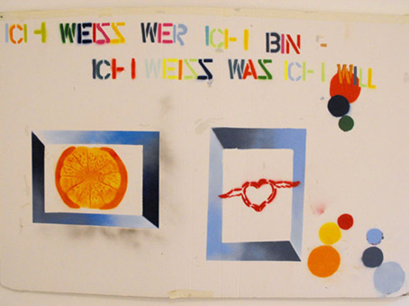 Schülerausstellung 2009 in der Galerie Inkatt e. V. Bremen. Beteiligt an dieser Ausstellung waren Schüler, aus den unterschiedlichen Graffitiwerkstätten unter der Leitung von Siko Ortner, folgender Schulen: Schulzentrum Delmestraße (Neustadt), Integrierte Stadtteilschule Obervieland (Kattenturm), Schule Koblenzer Straße (Tenever), Gesamtschule Ost (GSO) und der Schule Theodor-Billroth-Straße (Kattenturm). Hier der fertiggestellte Ausstellungsaufbau der Ausstellung.