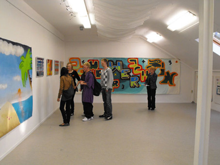 Vernissgae Schülerausstellung  in der Galerie Inkatt e. V. Bremen, 2009. Beteiligt an dieser Ausstellung waren Schüler folgender Schulen: Schulzentrum Delmestraße, Integrierte Stadtteilschule Obervieland, Schule Koblenzer Straße, Gesamtschule Ost (GSO) und der Schule Theodor-Billroth-Straße.