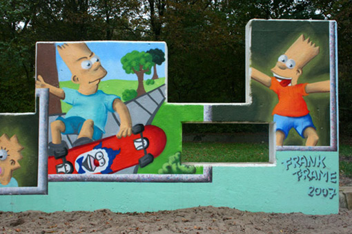 Die Mauer muß weg. Ein Projekt von JUS, Neue Vahr Bremen (die Maulwürfe) vom August bis Mitte September 2007. Die Graffitiwerkstatt wurde durchgeführt von Siko Ortner. Kunst im öffentlichen Raum. Mural, comic, charakter, Stanceltechnik, frame, Marmorierungstechnik. Die pieces / Bilder sind nach den Vorstellungen und Wünschen der beheimateten Kinder entstanden. Die Aufgabe von Siko Ortner war es, die Wünsche der Kinder mittels Sprühtechnik und theoretischen Kenntissen mit seinen Kursteilnehmern umzusetzen.